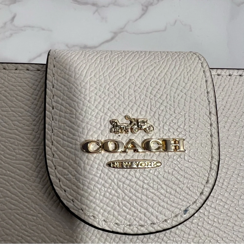 NWT Coach Ivory Leather Wristlet/Phone Wallet - Picture 4 of 11